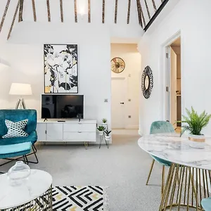 stansted-airport-luxury-apartment-bishops-stortford.cambridgehotelsuk.com/