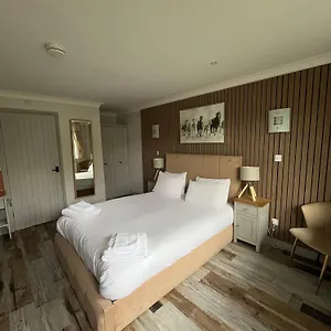beech-chalet-country-hideaway-in-hitchin.cambridgehotelsuk.com/